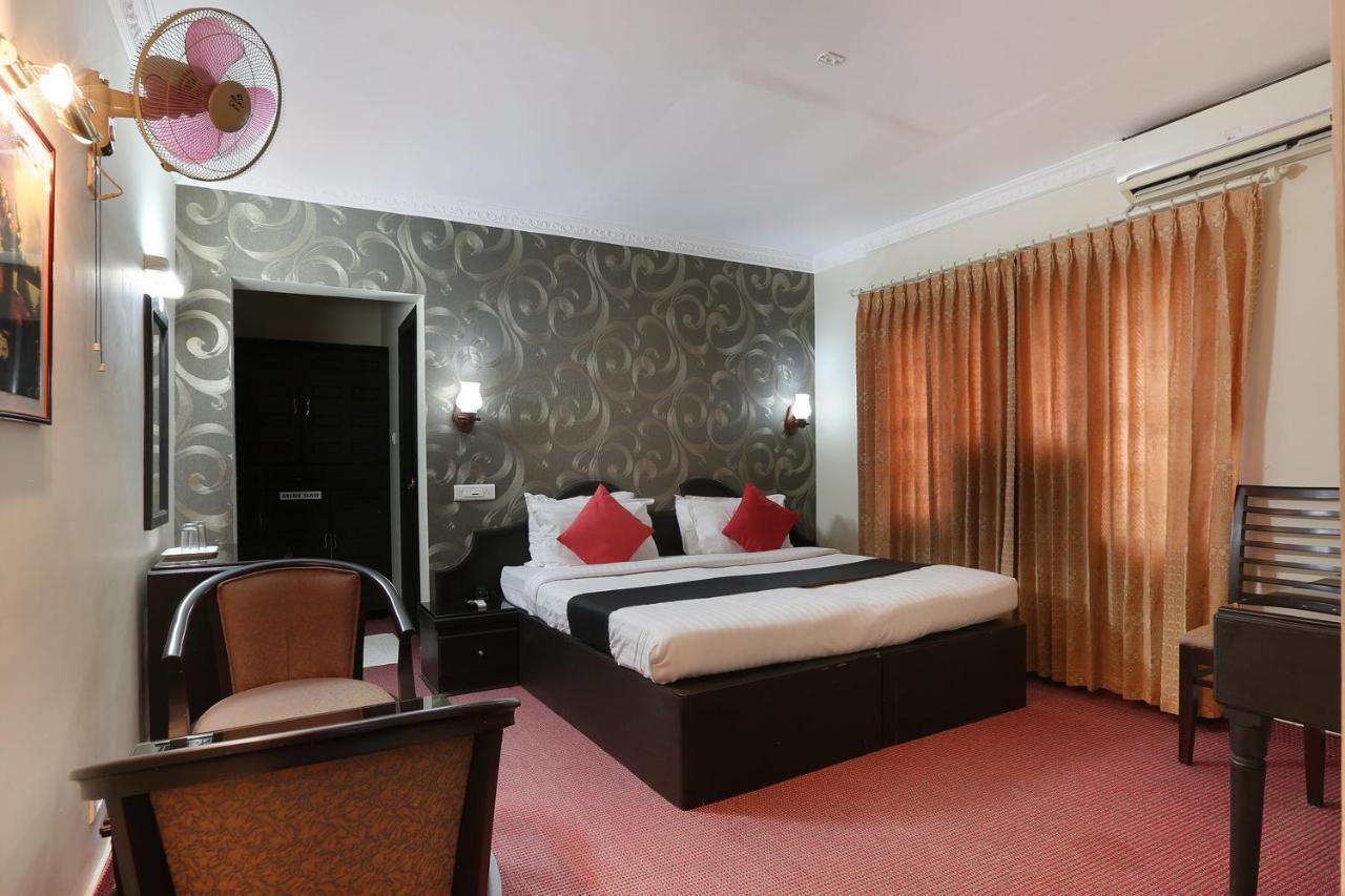 Capital O 46475 Gd International Redfort Hotel Nilambur Exterior photo